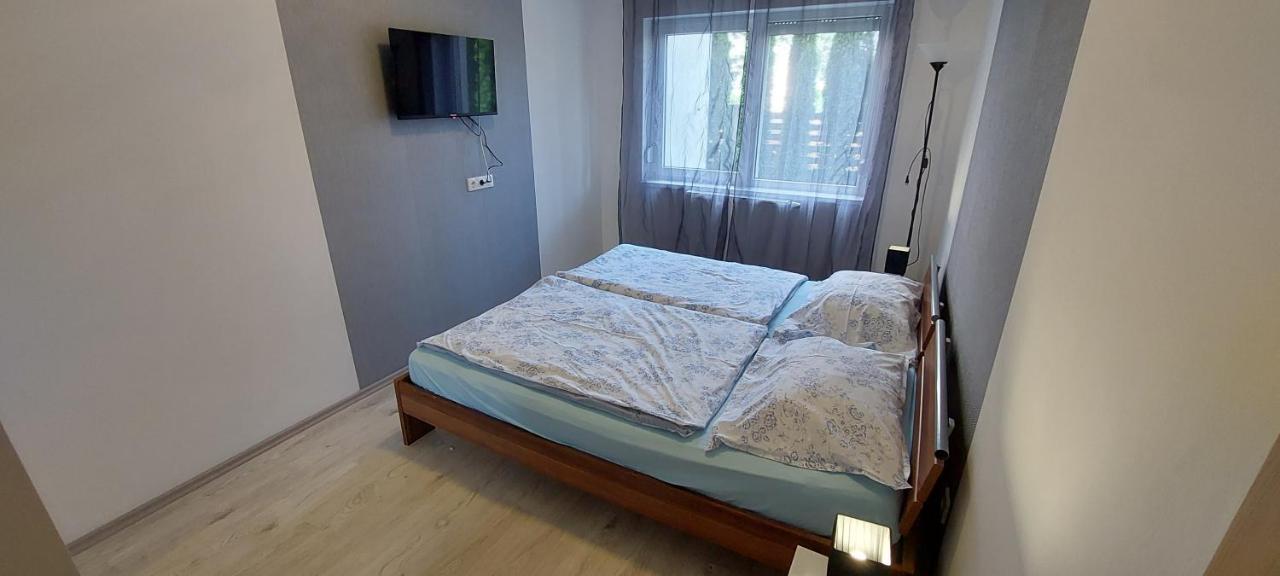 Laguna Beach Apartmanok Siófok Esterno foto