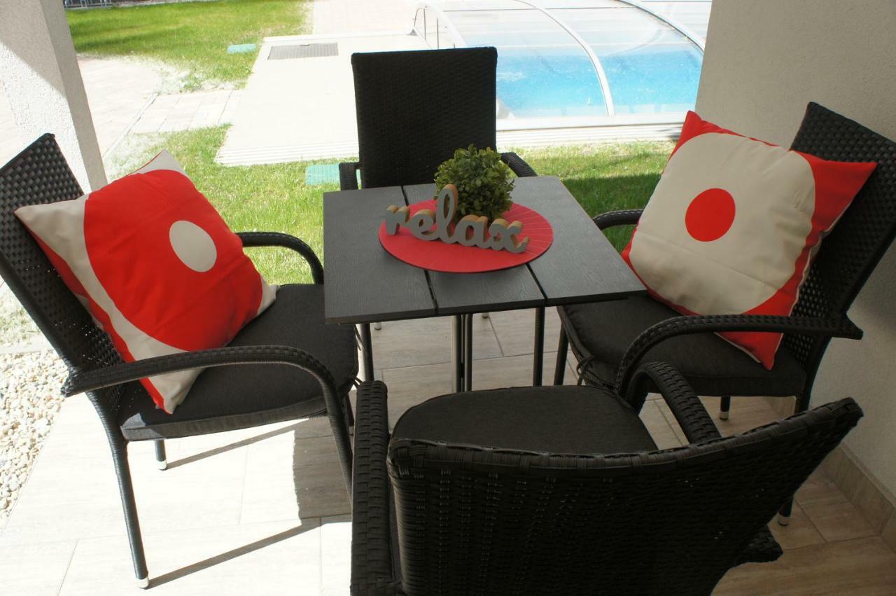 Laguna Beach Apartmanok Siófok Esterno foto